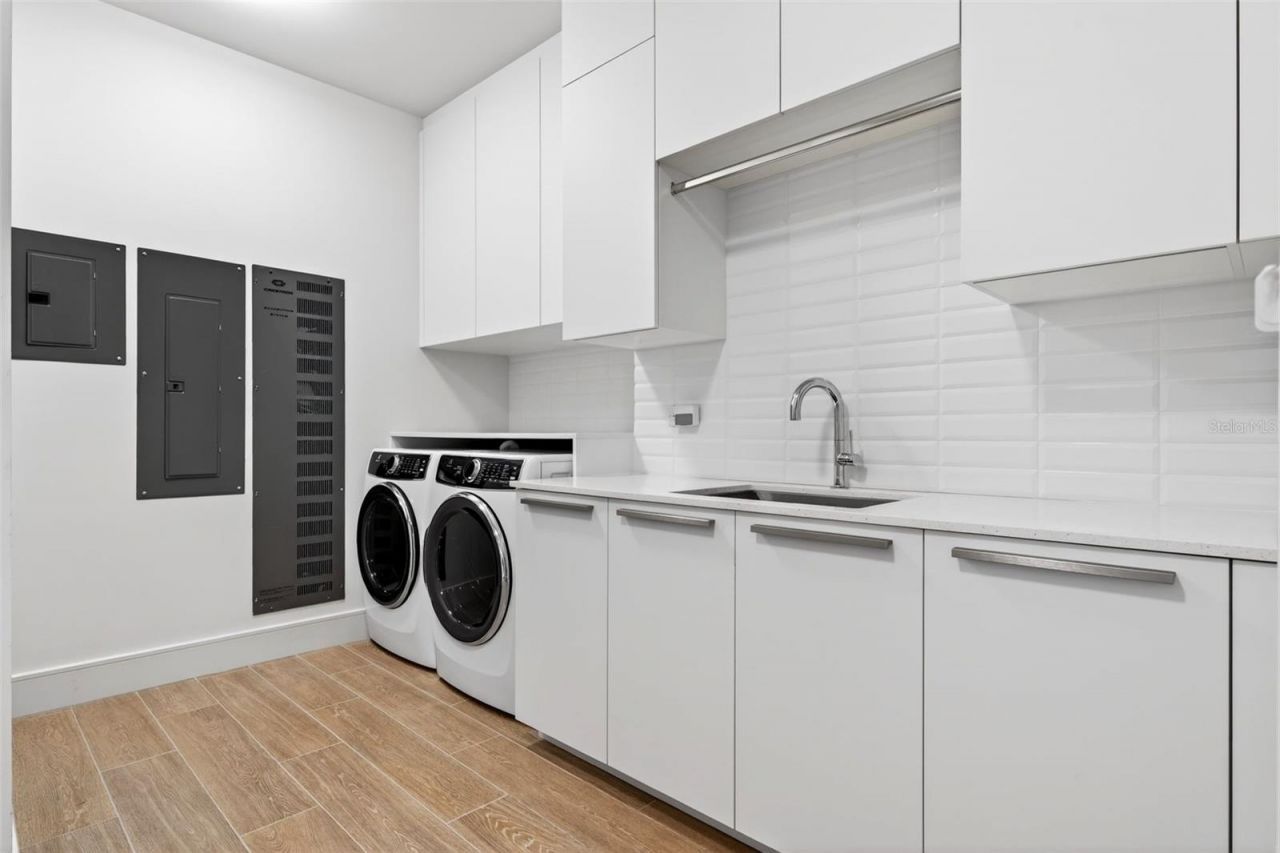 1591 Gulf Of Mexico Drive, Unit 412, Longboat Key, FL 34228 Photo