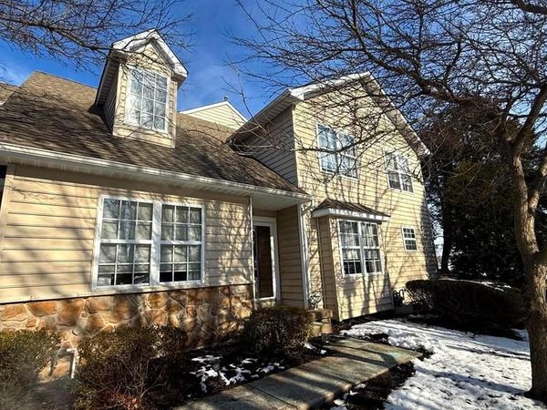 15 HOGAN WAY, MOORESTOWN, NJ 08057