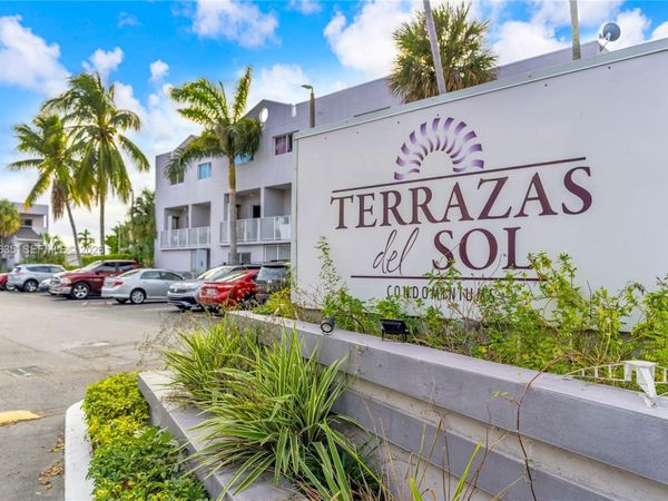 2690 W 76th St, Unit 104, Hialeah, FL 33016