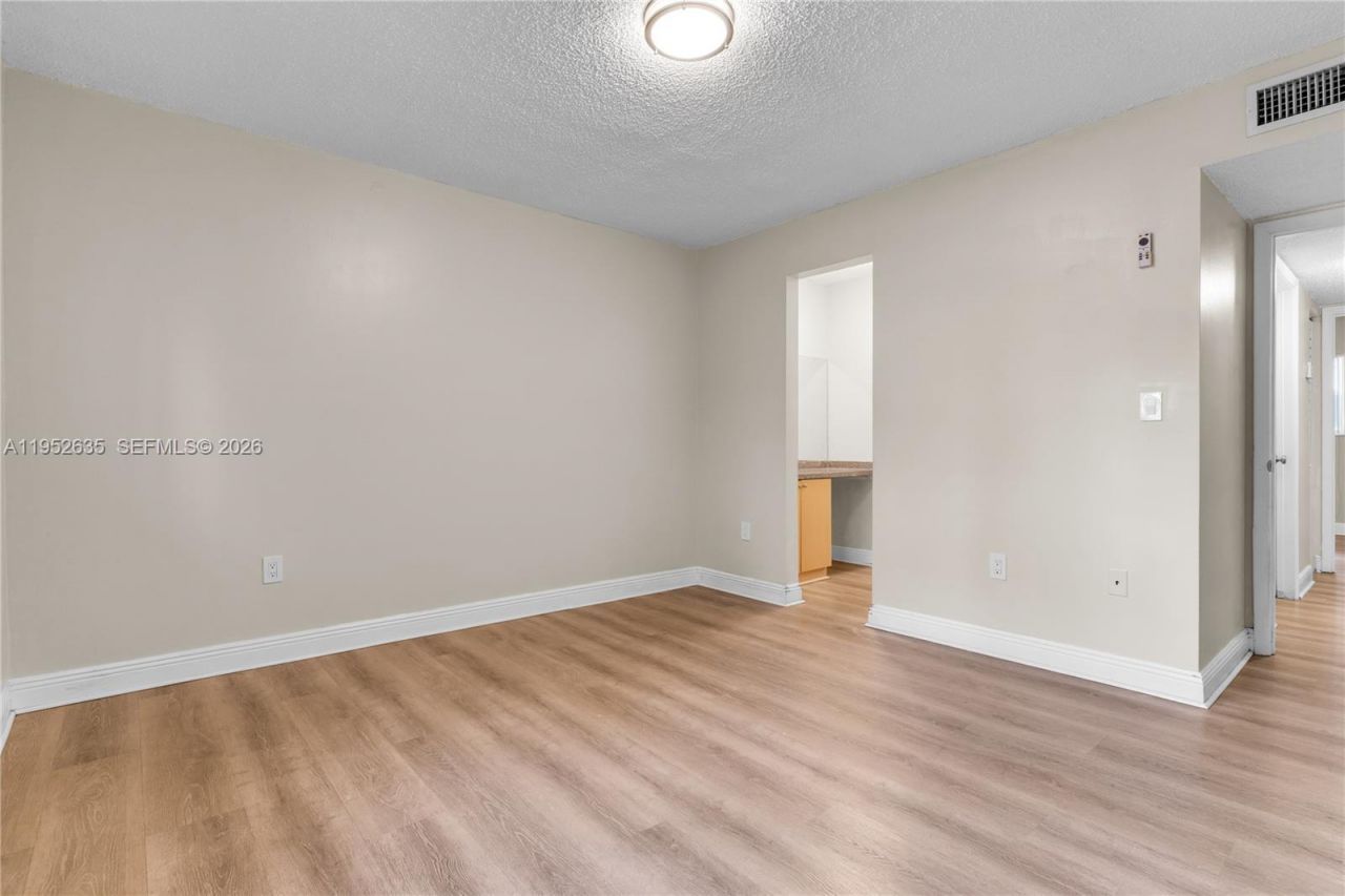 2690 W 76th St, Unit 104, Hialeah, FL 33016 Photo