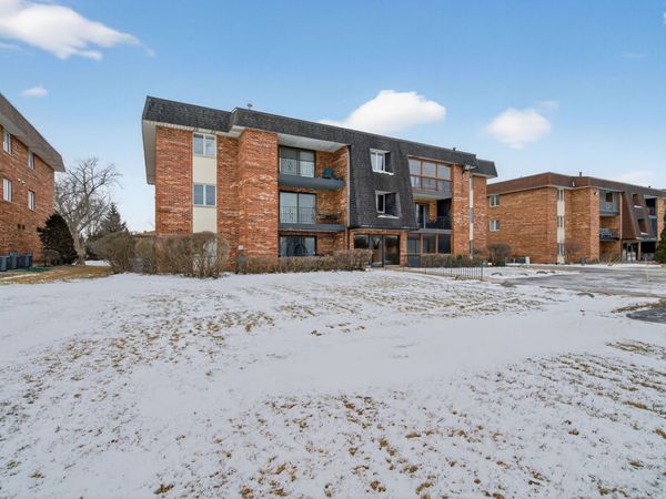 9122 W 140th Street, Unit 2NW, Orland Park, IL 60462