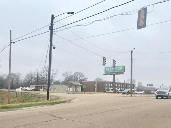 901 W Highway 82, Greenwood, MS 38930