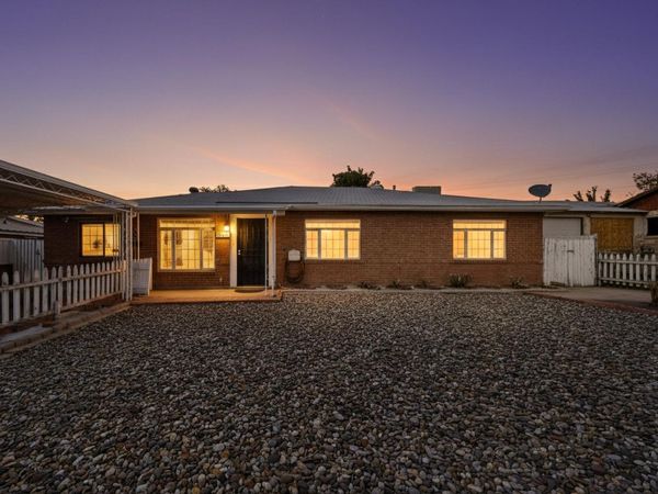 8623 Menaul Boulevard NE, Albuquerque, NM 87112