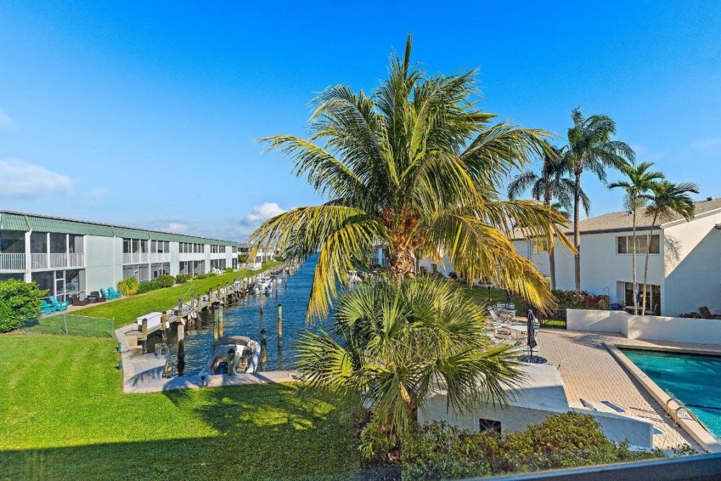 118 Castlewood Drive, Unit 123, North Palm Beach, FL 33408 Photo