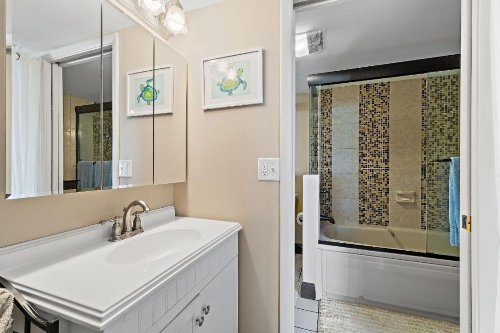 118 Castlewood Drive, Unit 123, North Palm Beach, FL 33408 Photo