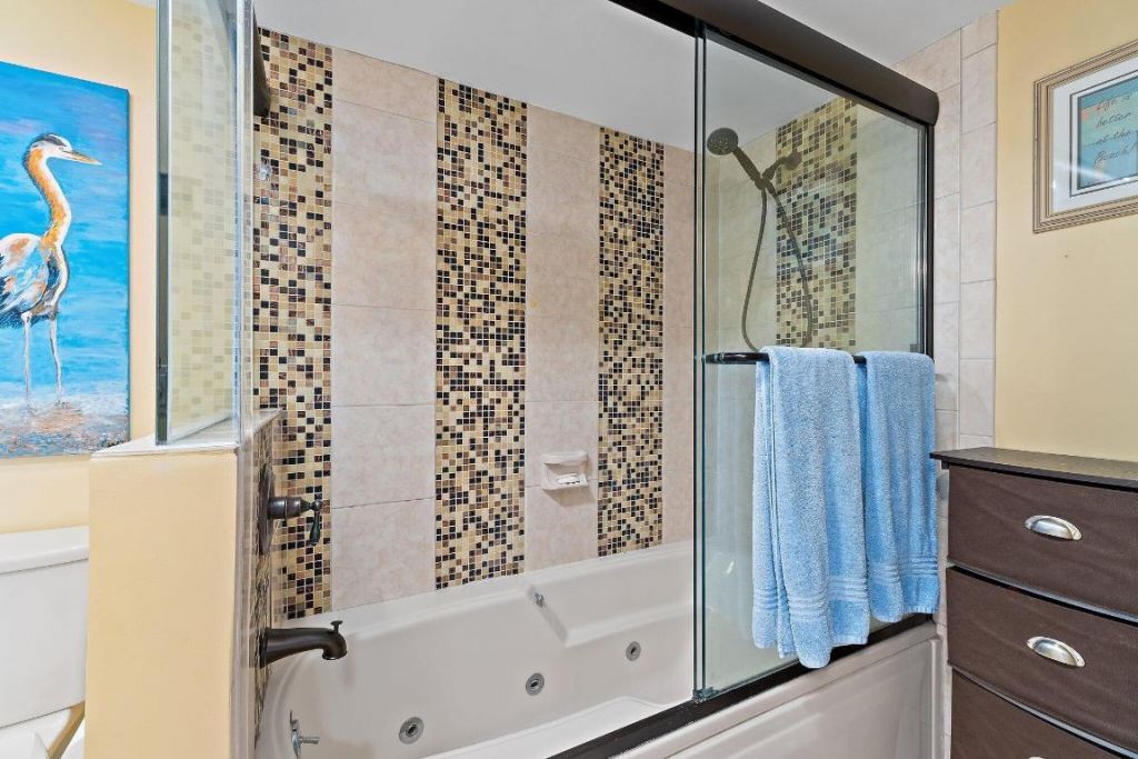 118 Castlewood Drive, Unit 123, North Palm Beach, FL 33408 Photo