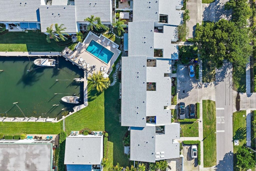 118 Castlewood Drive, Unit 123, North Palm Beach, FL 33408 Photo