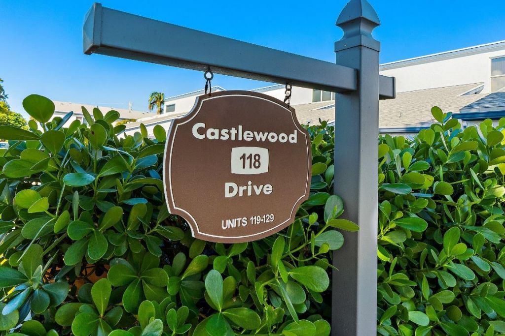118 Castlewood Drive, Unit 123, North Palm Beach, FL 33408 Photo