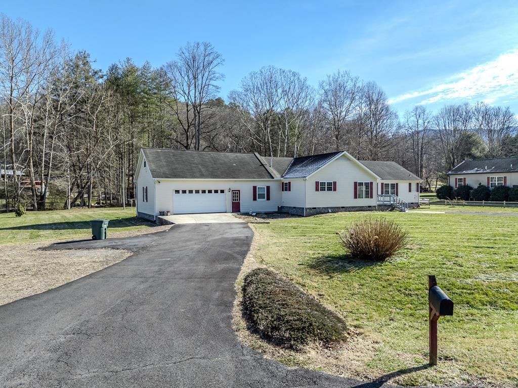 172 Eden Acres Drive, Andrews, NC 28901 Main Photo