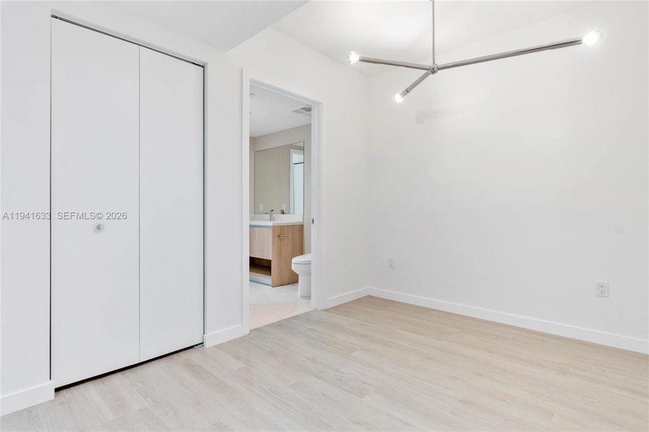 9901 W Bay Harbor Dr, Unit 402, Bay Harbor Islands, FL 33154 Photo