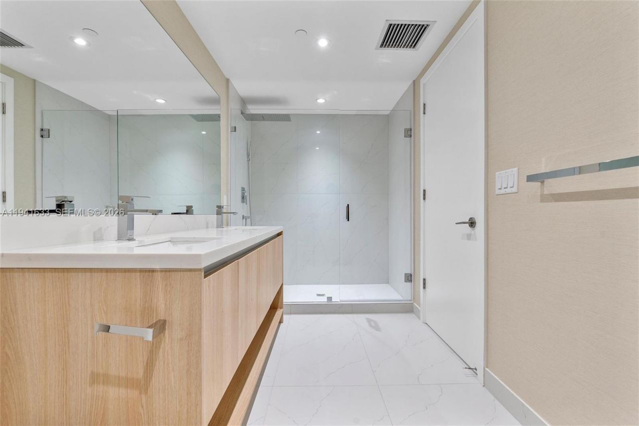 9901 W Bay Harbor Dr, Unit 402, Bay Harbor Islands, FL 33154 Photo