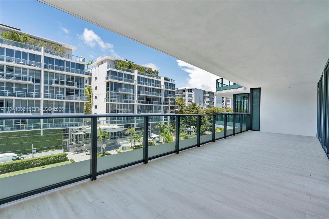 9901 W Bay Harbor Dr, Unit 402, Bay Harbor Islands, FL 33154 Photo