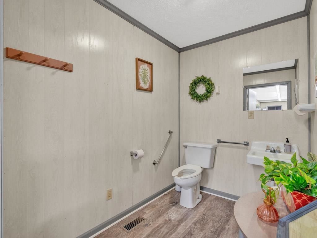 2355 Highway 90 Photo 16