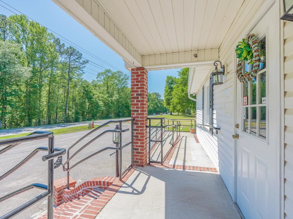 2355 Highway 90 Photo 4