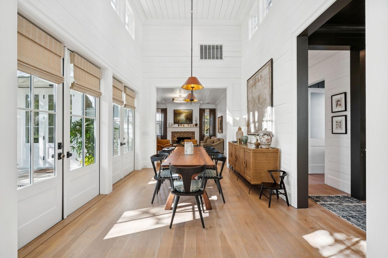 105 Friend Street Photo 13