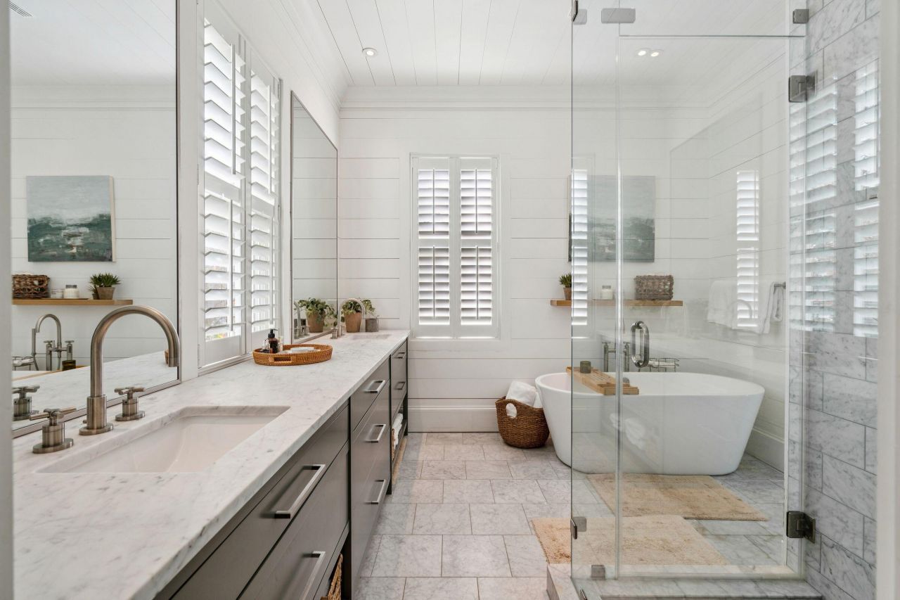 105 Friend Street Photo 25