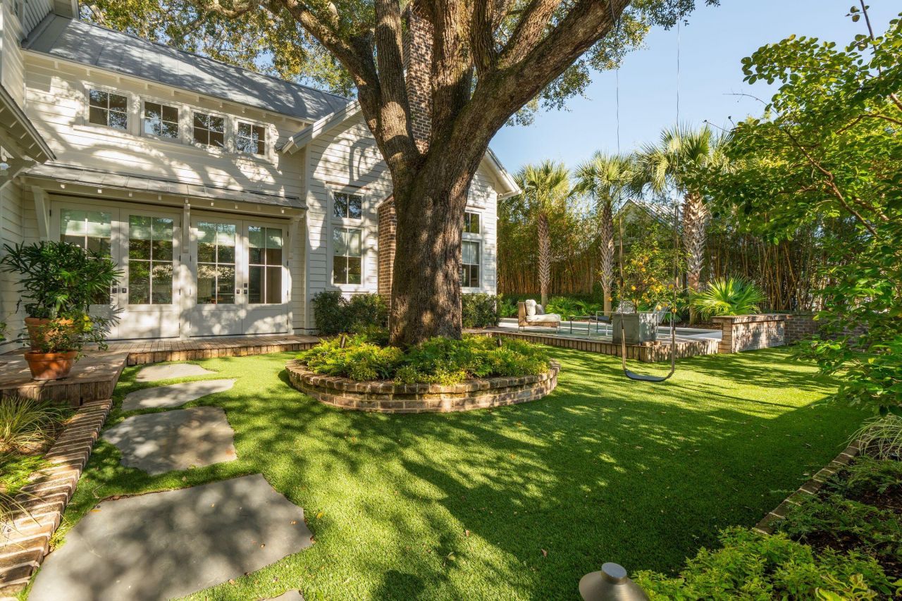 105 Friend Street Photo 45