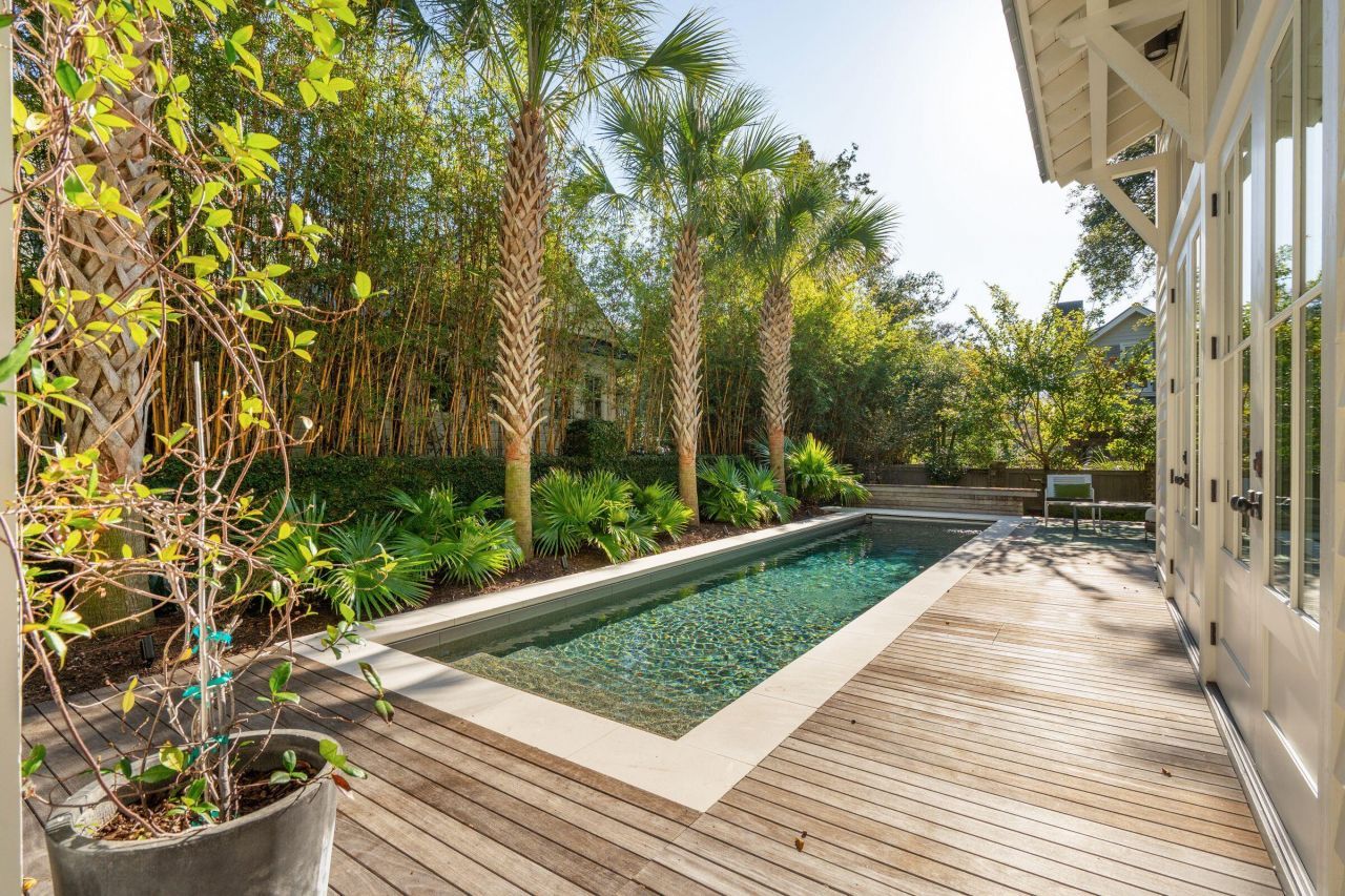 105 Friend Street Photo 51