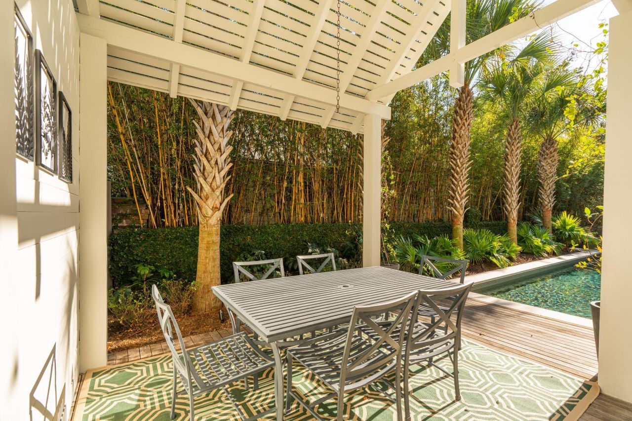 105 Friend Street Photo 53