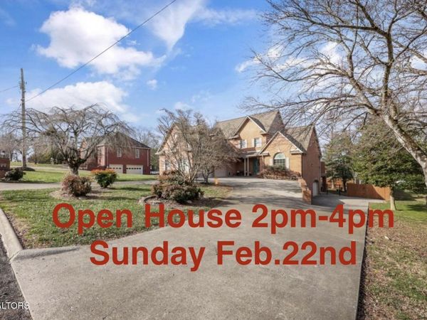 110 Brentwood Pl Place, Lenoir City, TN 37772
