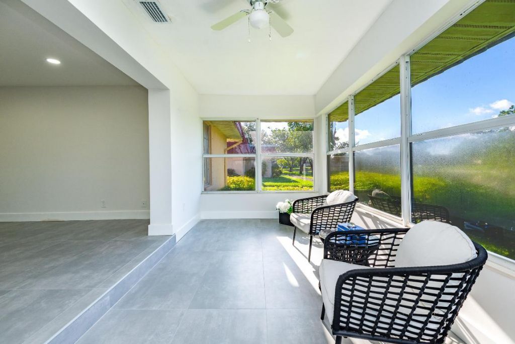 604 Laconia Circle, Lake Worth, FL 33467 Photo
