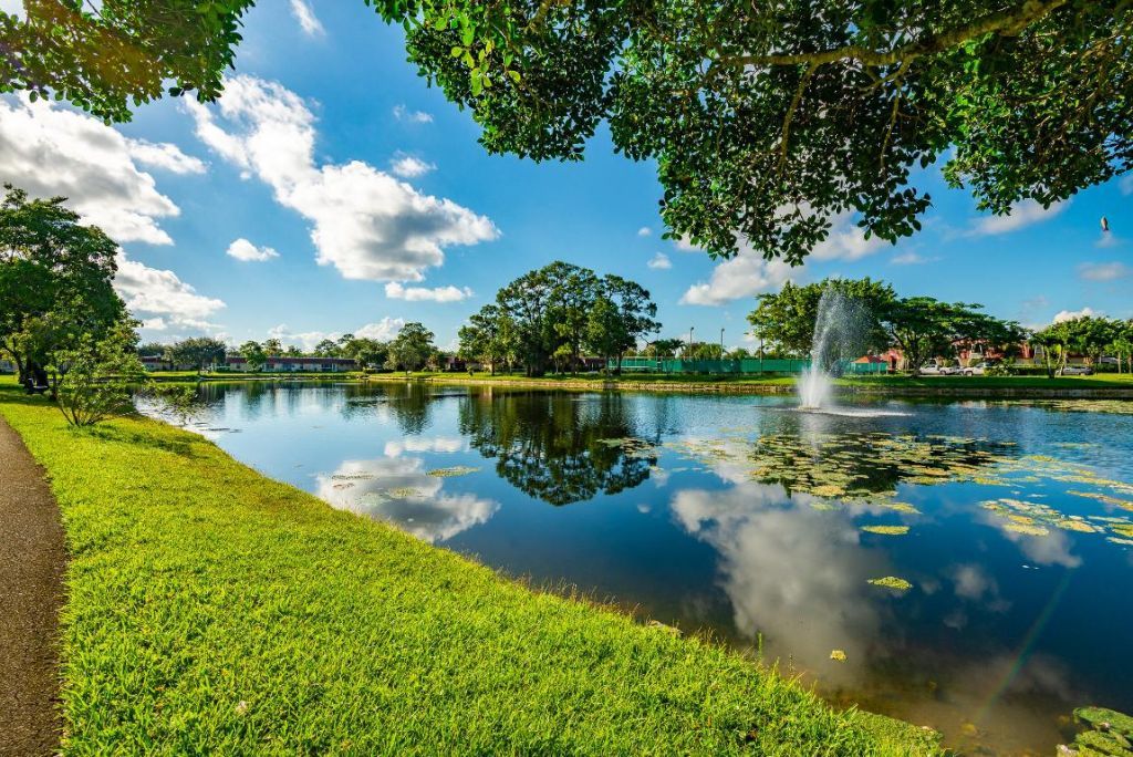 604 Laconia Circle, Lake Worth, FL 33467 Photo