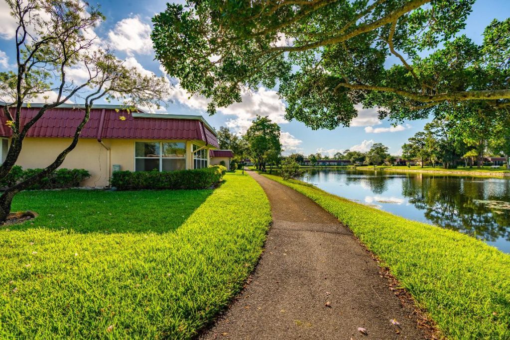 604 Laconia Circle, Lake Worth, FL 33467 Photo