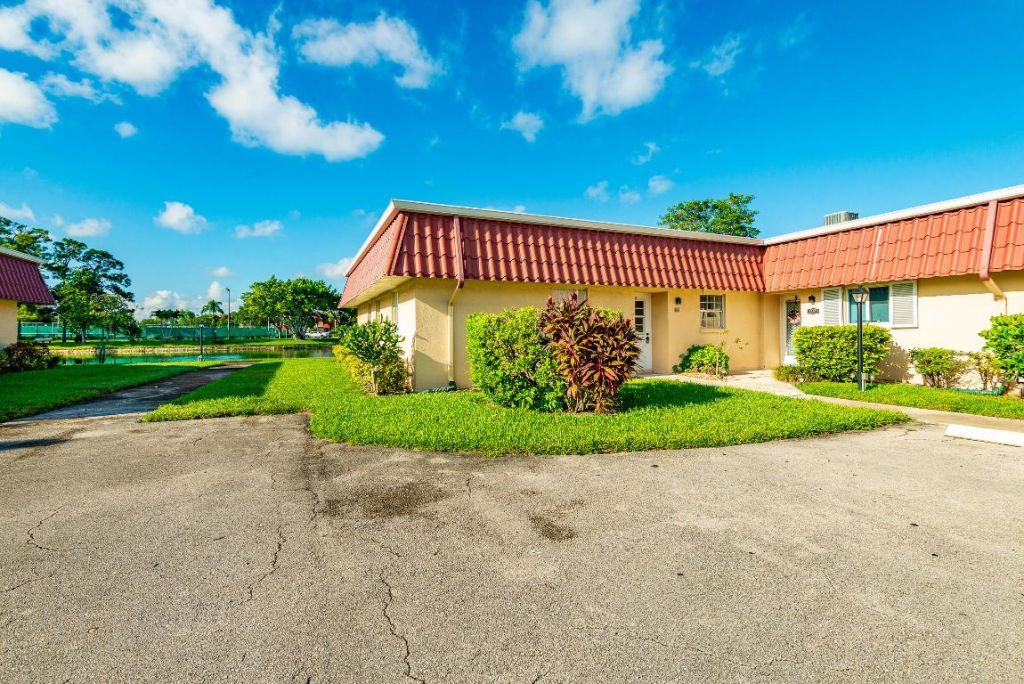 604 Laconia Circle, Lake Worth, FL 33467 Photo