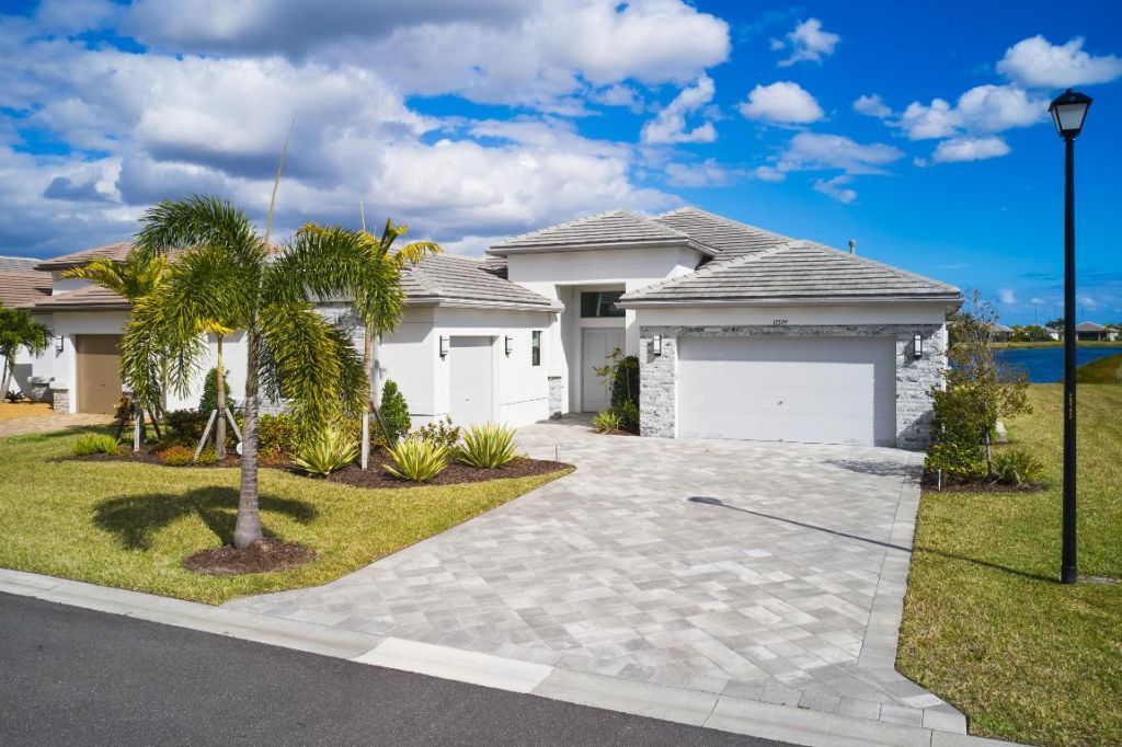 12329 SW Saltwater Drive, Port Saint Lucie, FL 34987 Photo