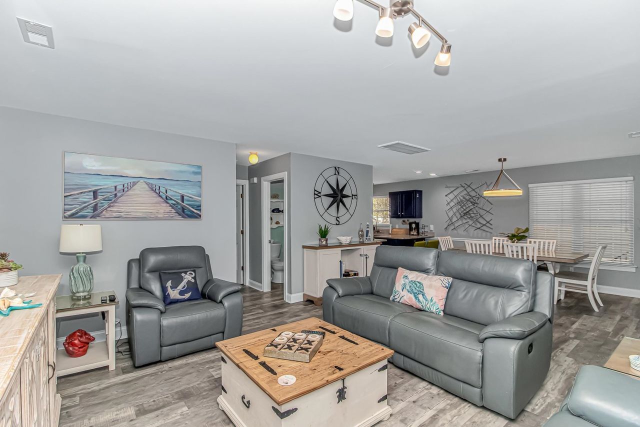 6001- 1027 S Kings Hwy. Photo 6