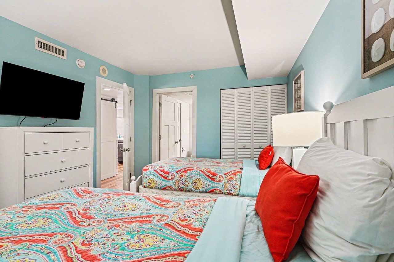 2000 N Ocean Blvd. Photo 24