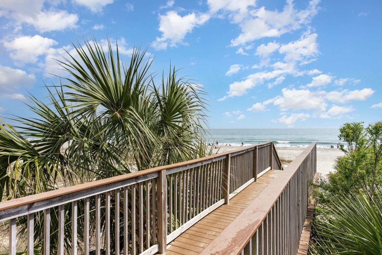 2000 N Ocean Blvd. Photo 34