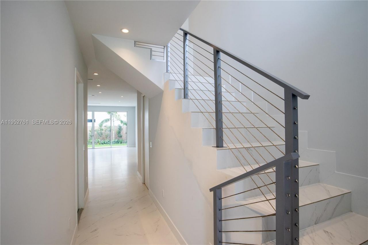 3374 Day Ave, Unit #B, Miami, FL 33133 Photo