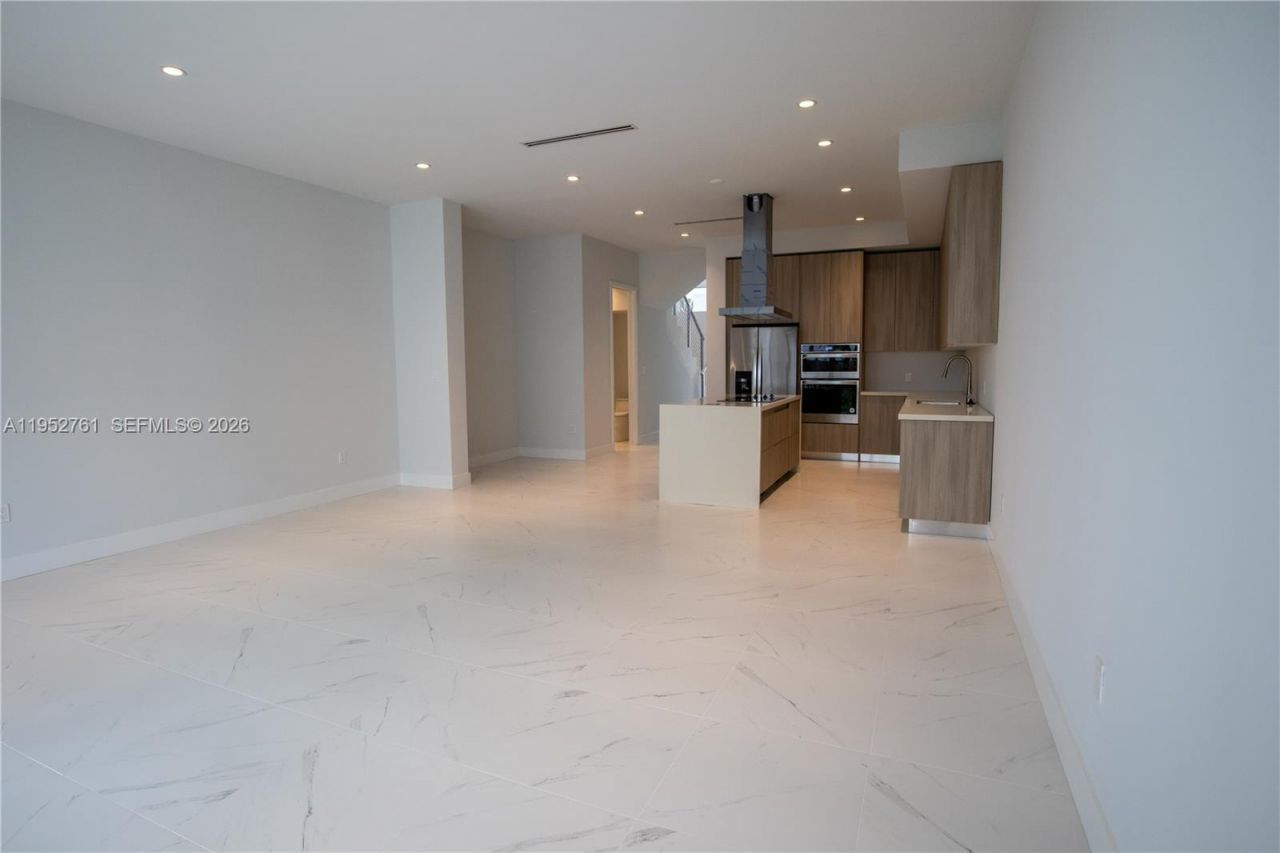 3374 Day Ave, Unit #B, Miami, FL 33133 Photo