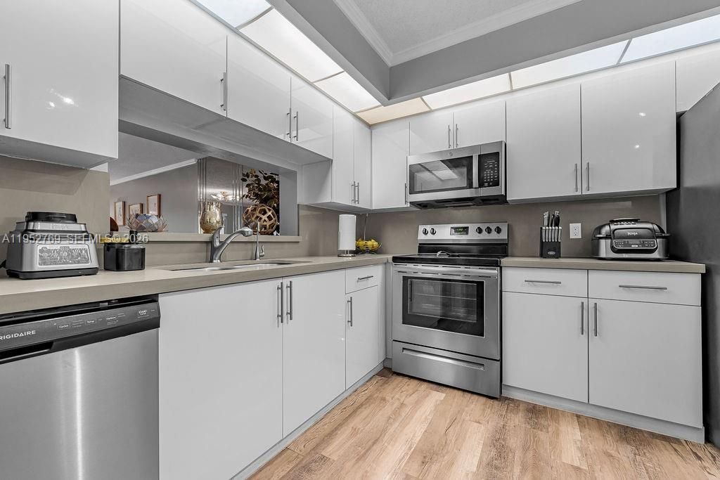 12850 SW 4th Ct, Unit 306I, Pembroke Pines, FL 33027 Photo