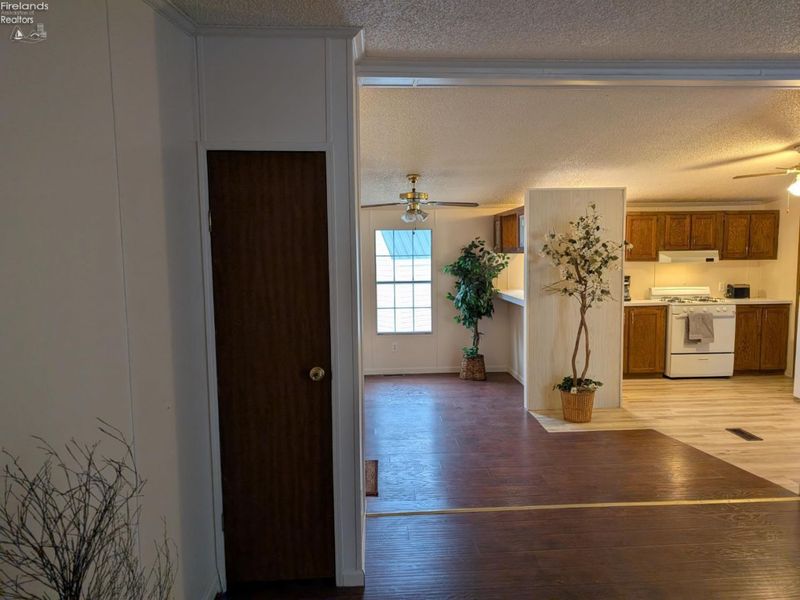 220 Maple Lane, Unit 115A, Green Springs, OH 44836 Photo 2