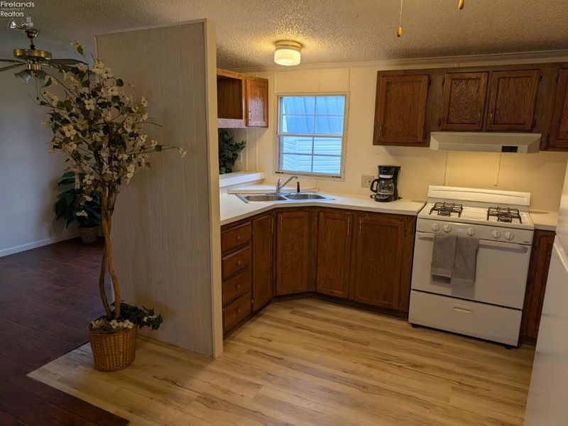 220 Maple Lane, Unit 115A, Green Springs, OH 44836 Photo 5