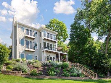 6001 Ridgewood Road, Mound, MN 55364