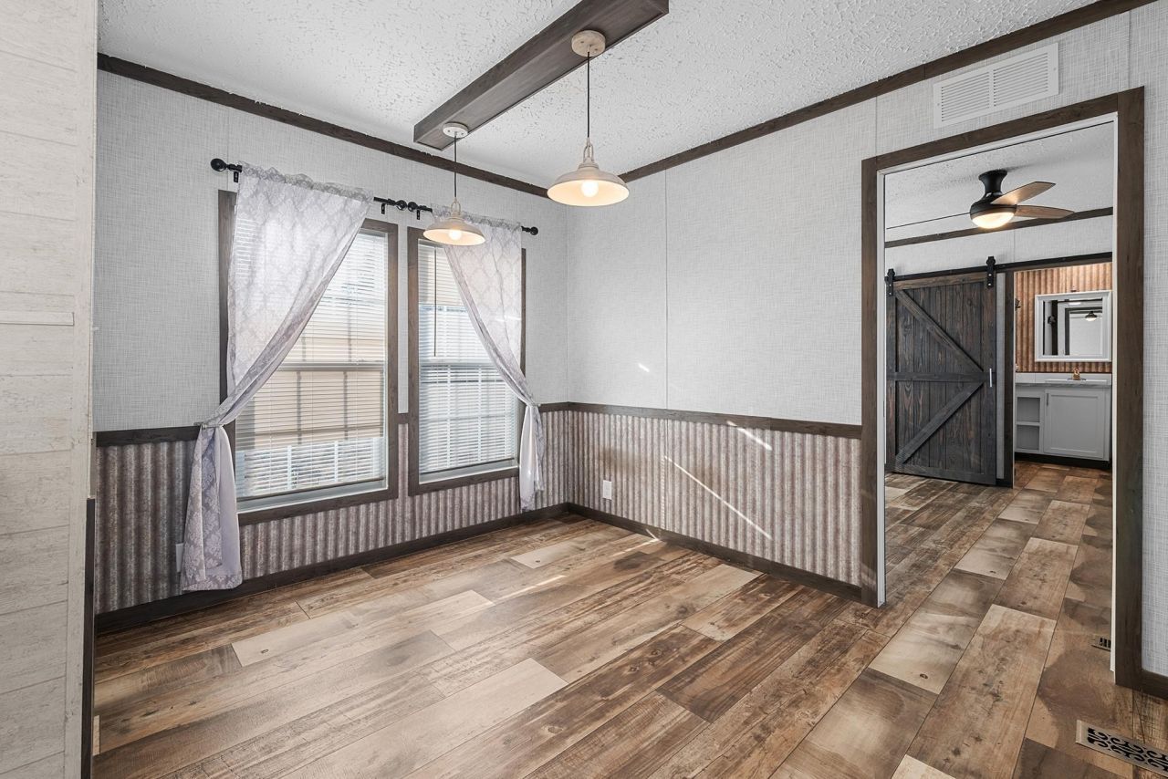 315 Hangar Ct. Photo 13