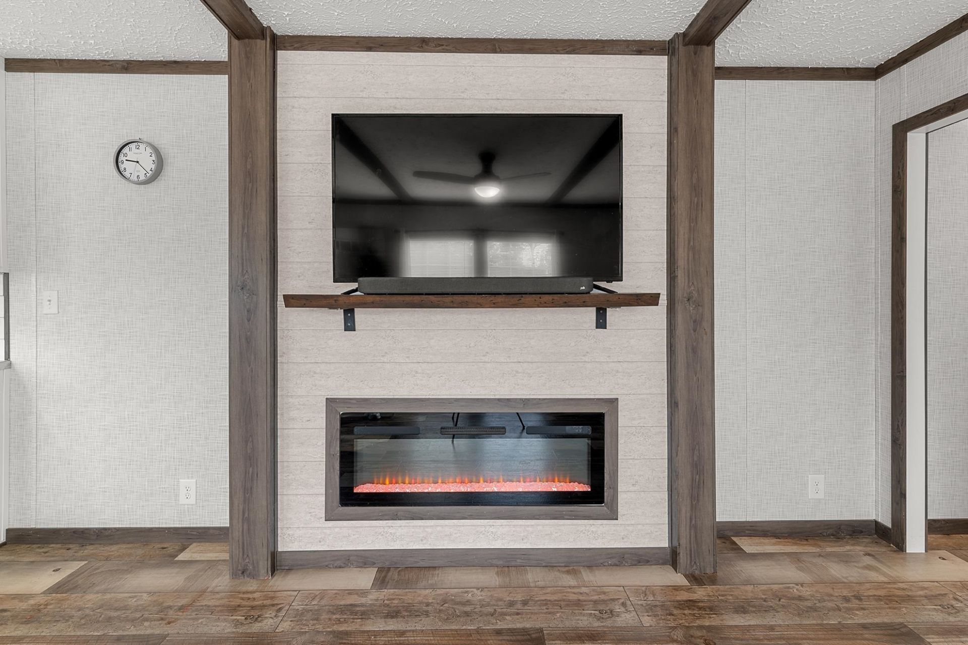 315 Hangar Ct. Photo 15