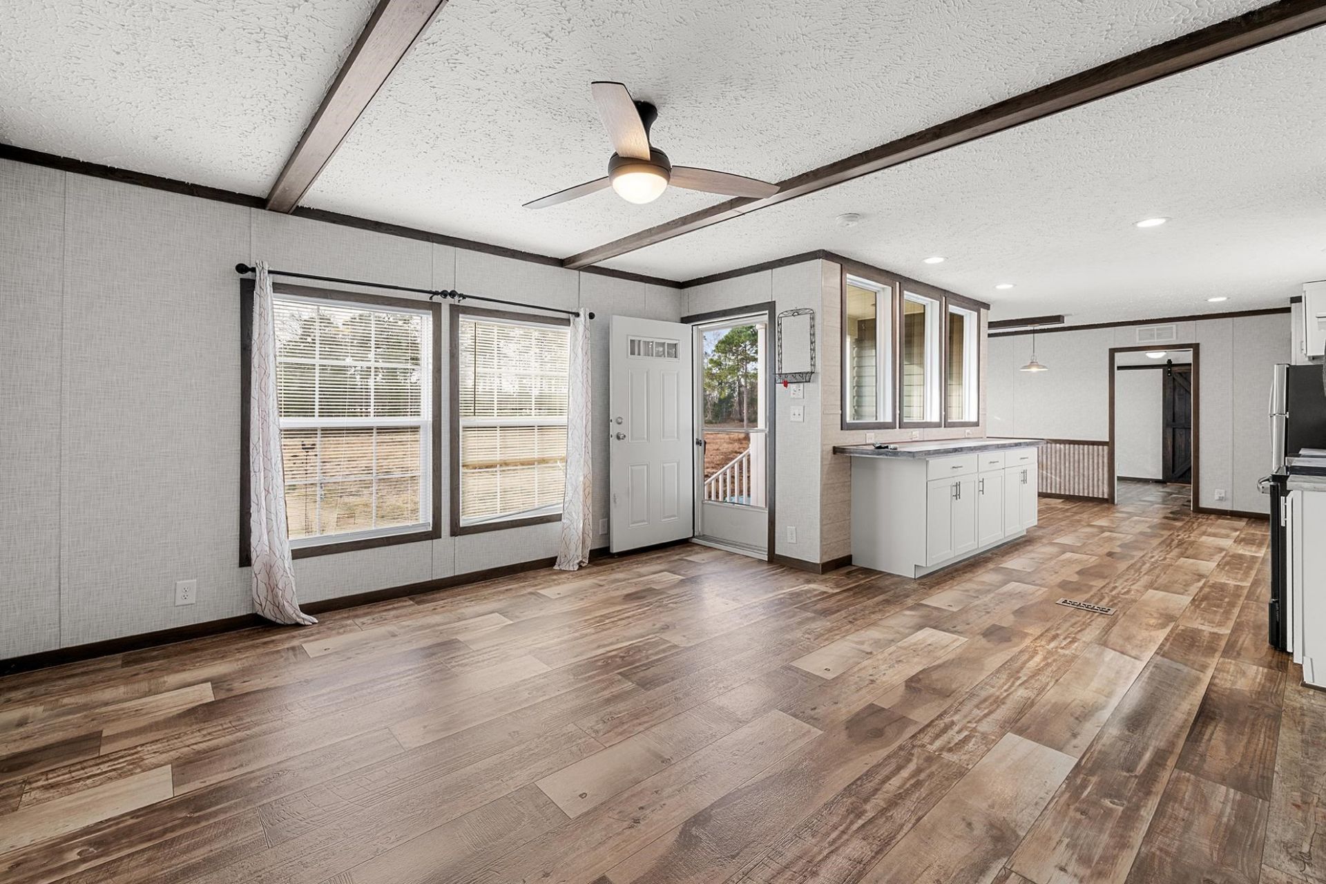 315 Hangar Ct. Photo 17