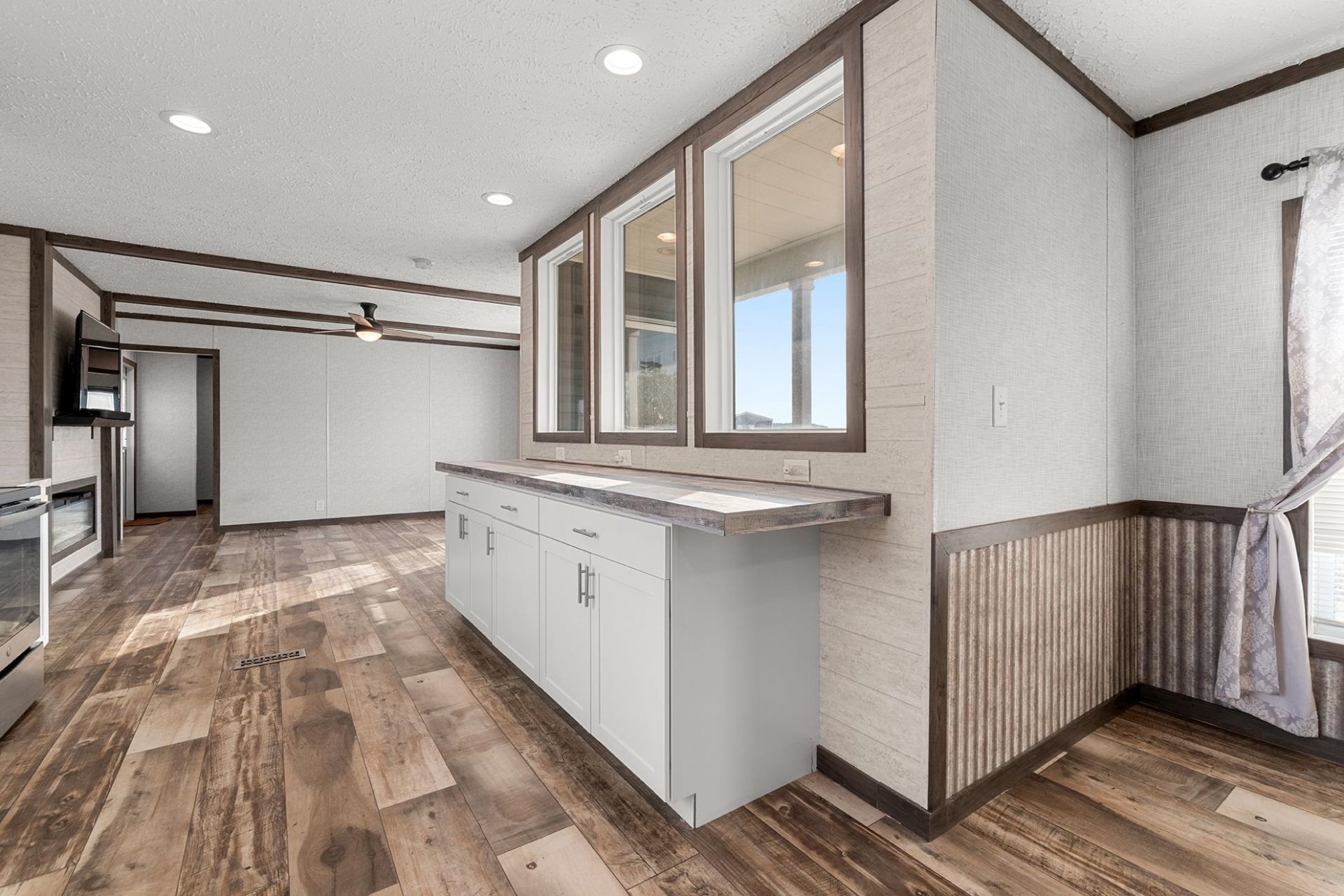 315 Hangar Ct. Photo 22