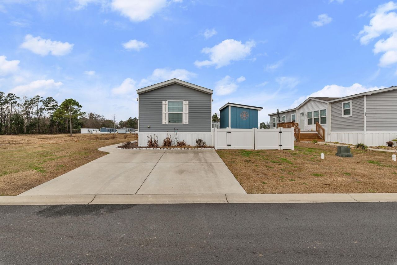 315 Hangar Ct. Photo 35