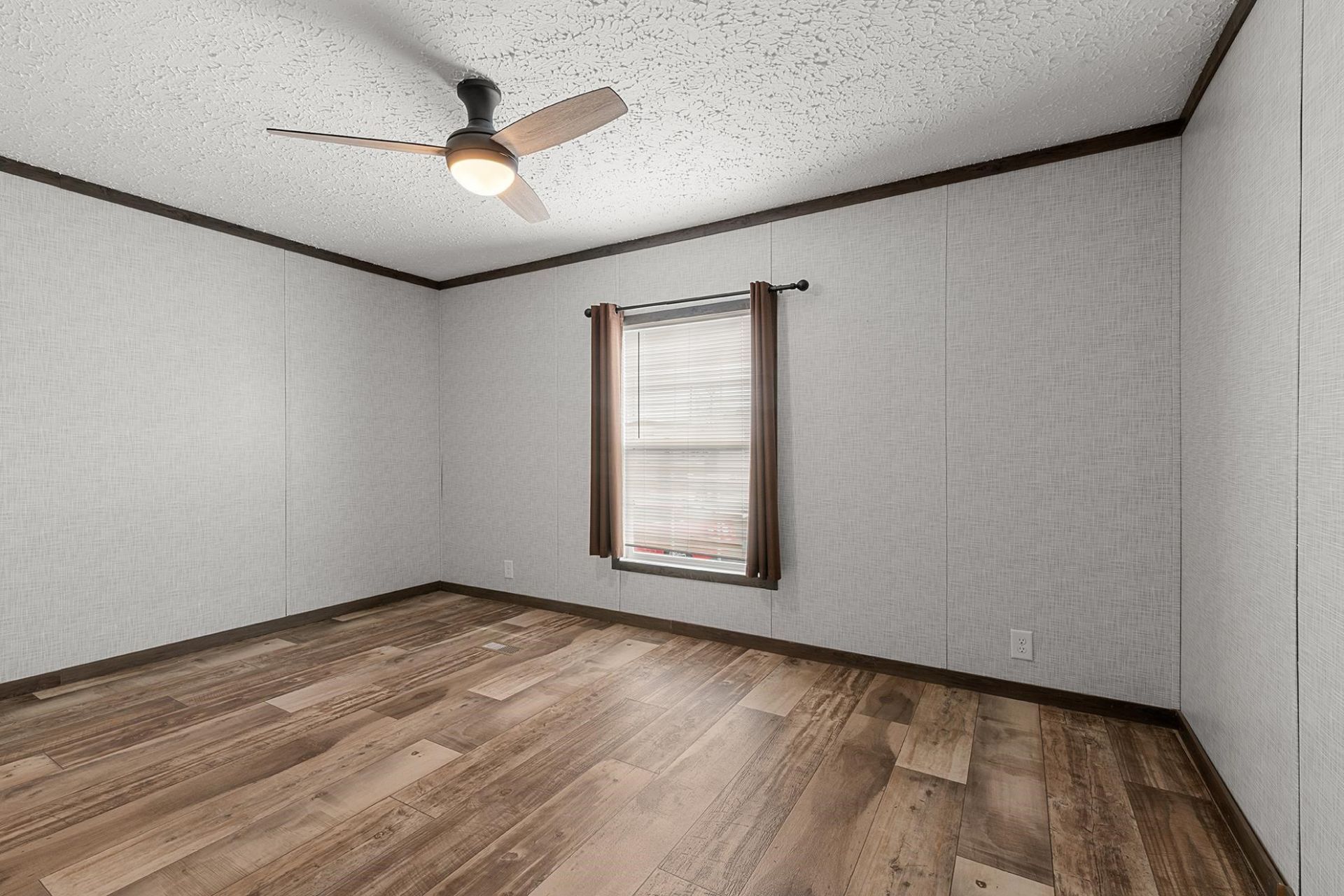 315 Hangar Ct. Photo 37