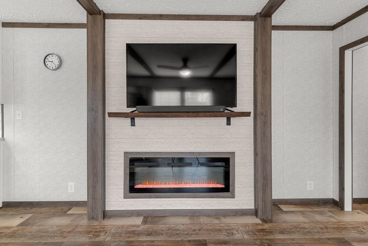 315 Hangar Ct. Photo 5