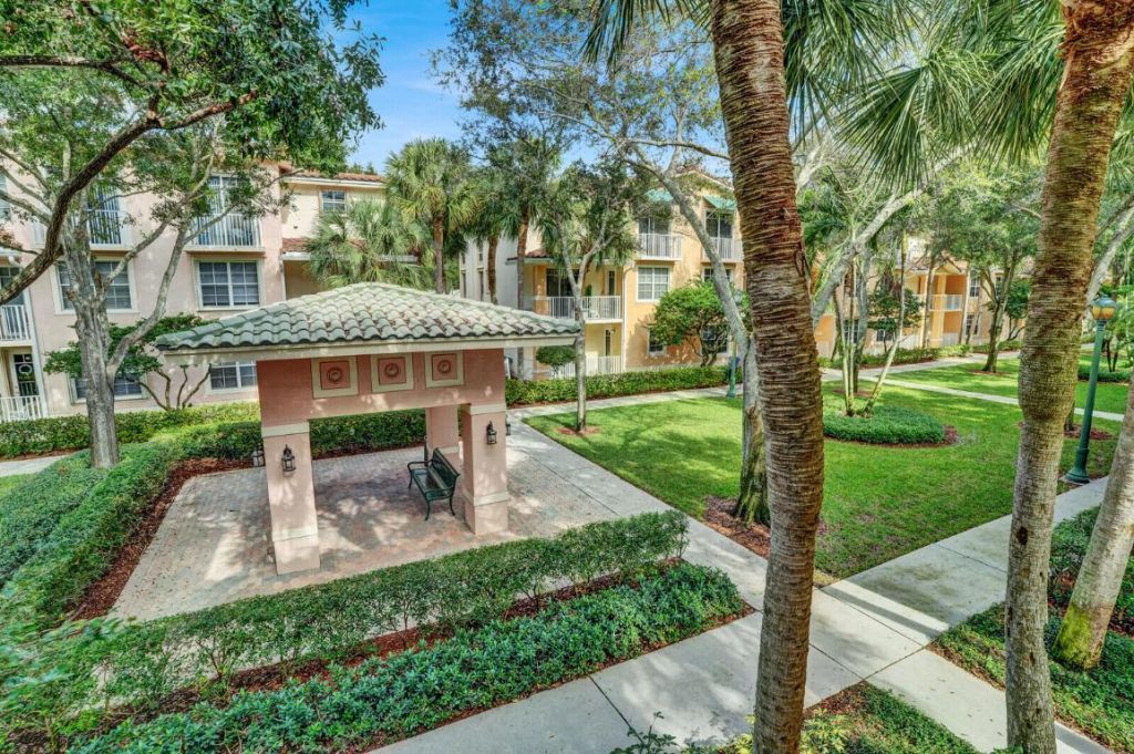 4823 Chancellor Drive, Unit 20, Jupiter, FL 33458 Photo