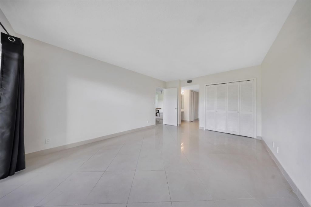 2850 N Palm Aire Drive, Unit 104, Pompano Beach, FL 33069 Photo