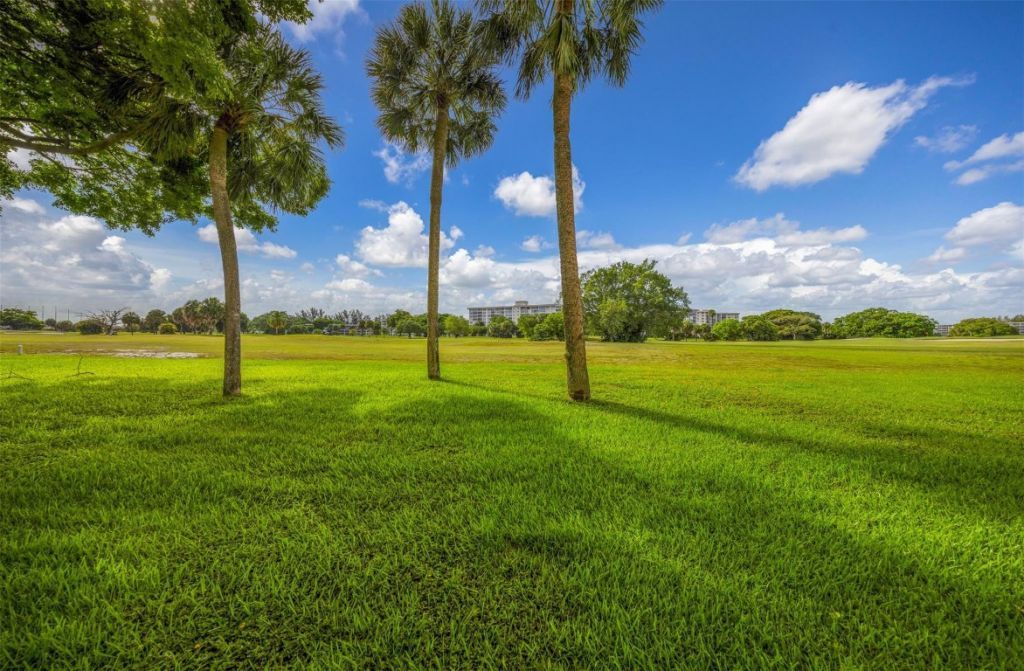 2850 N Palm Aire Drive, Unit 104, Pompano Beach, FL 33069 Photo