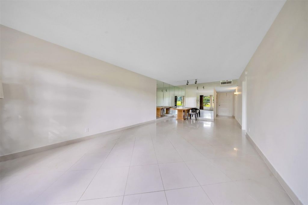 2850 N Palm Aire Drive, Unit 104, Pompano Beach, FL 33069 Photo
