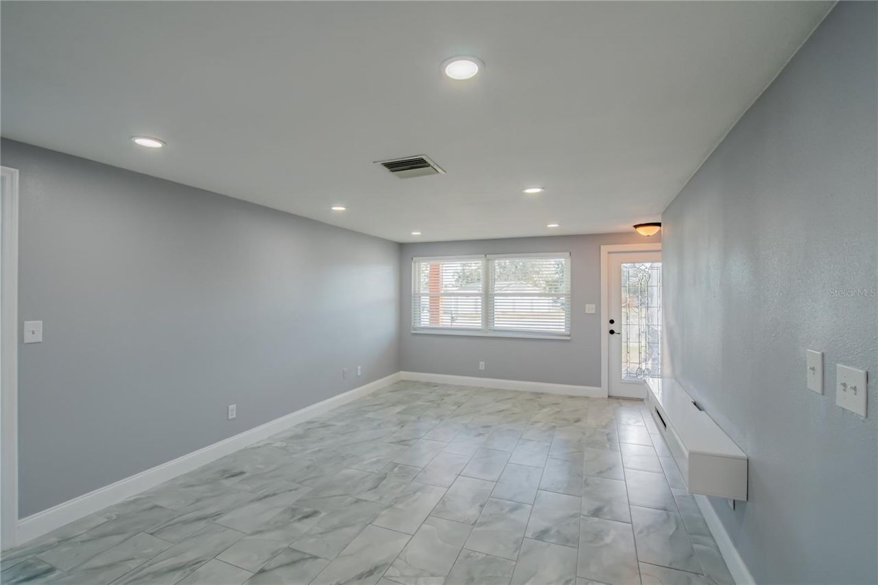 616 Highview Circle N, Brandon, FL 33510 Photo